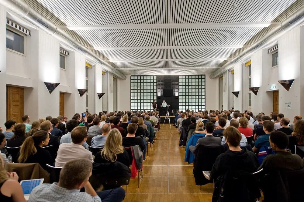 Technologist, serial entrepreneur and author Andreas M. Antonopoulos speaking in Zurich.